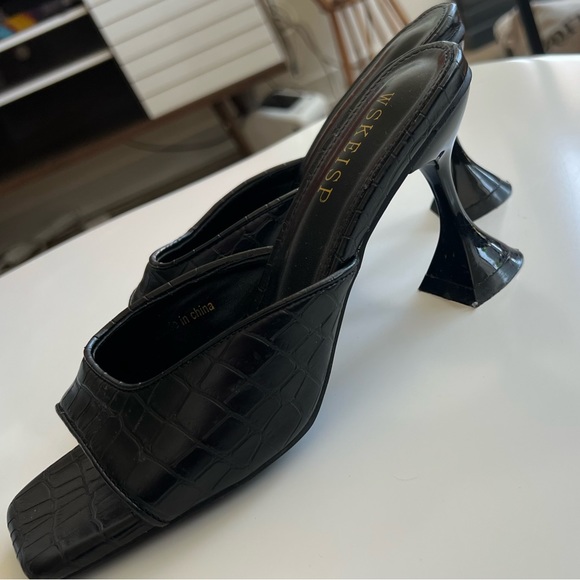 Wskeisp Black Crocodile Heels in Size 8.5 - Picture 2 of 3